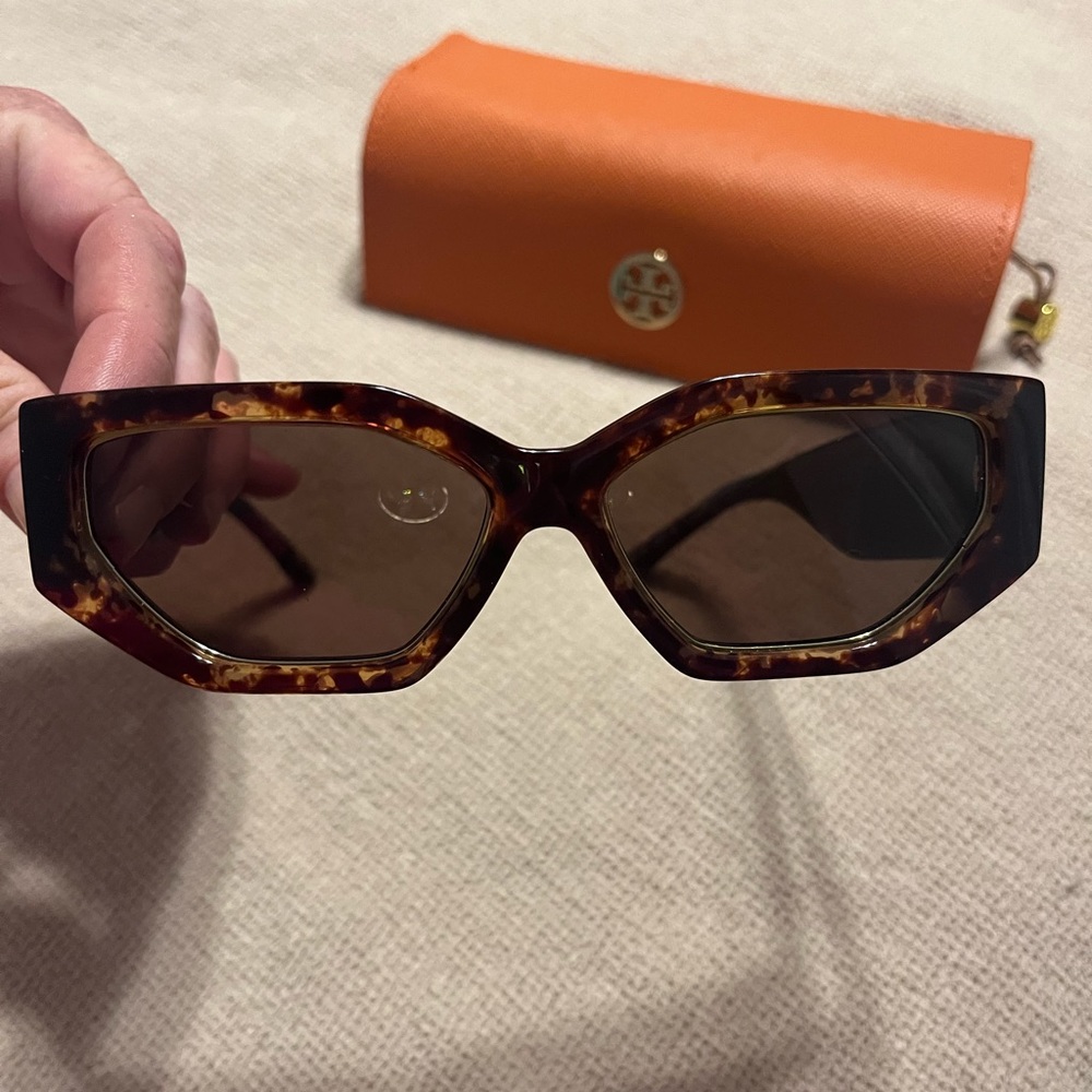 TORY BIRCH SUNGLASSES